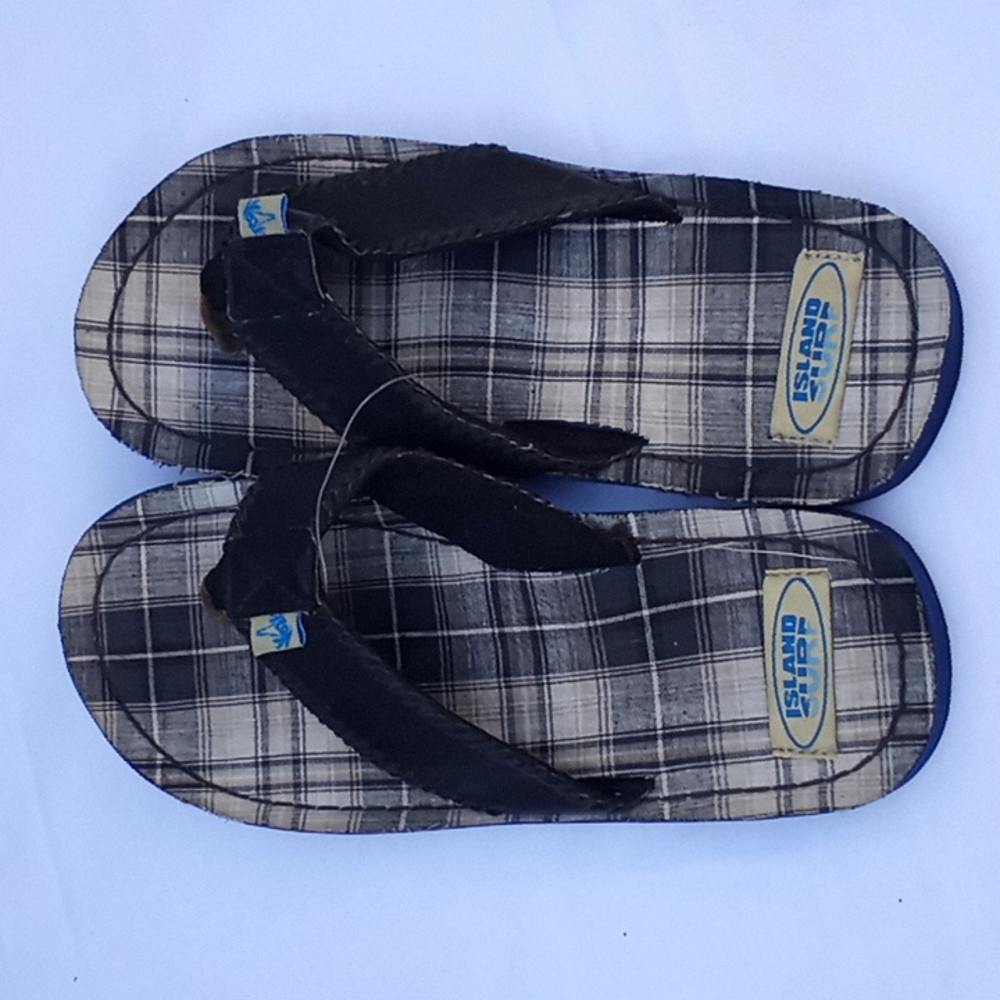 NWT Island Surf Plaid Flip Flops
